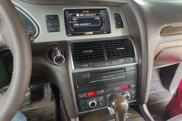 Used Audi Q7  Audio And AC Panel