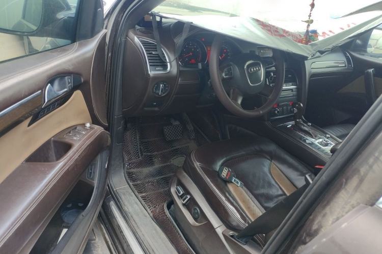 Used Audi Q7  Driver Seat