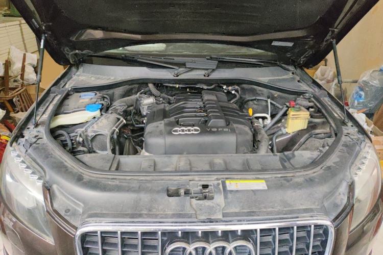 Used Audi Q7 2010 3.6 FSI quattro base version Engine Bay