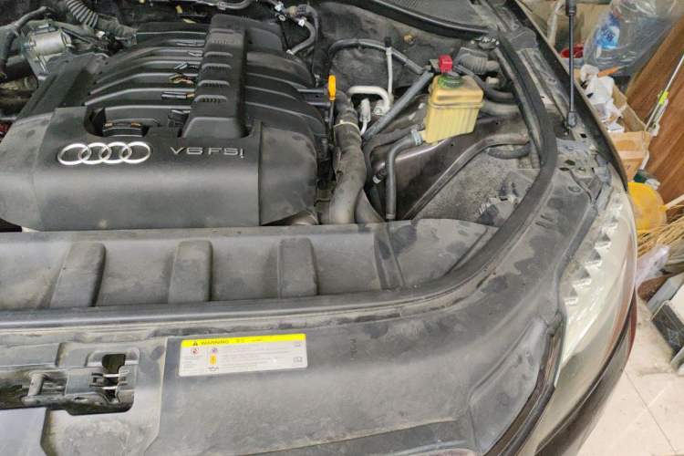 Used Audi Q7 2010 3.6 FSI quattro base version Engine Bay Left