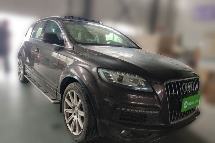 Used Audi Q7  Front Right 45 Deg
