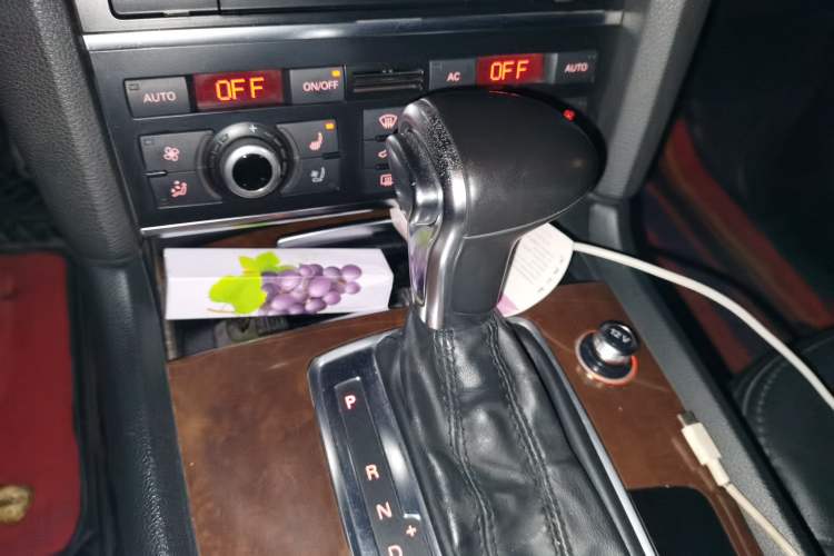 Used Audi Q7 2010 3.0 TDI quattro Prestige Edition Gear Lever