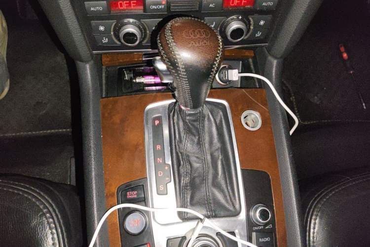 Used Audi Q7 2010 3.6 FSI quattro base version Gear Lever