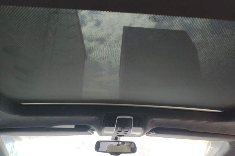 Used Audi Q7  Headliner