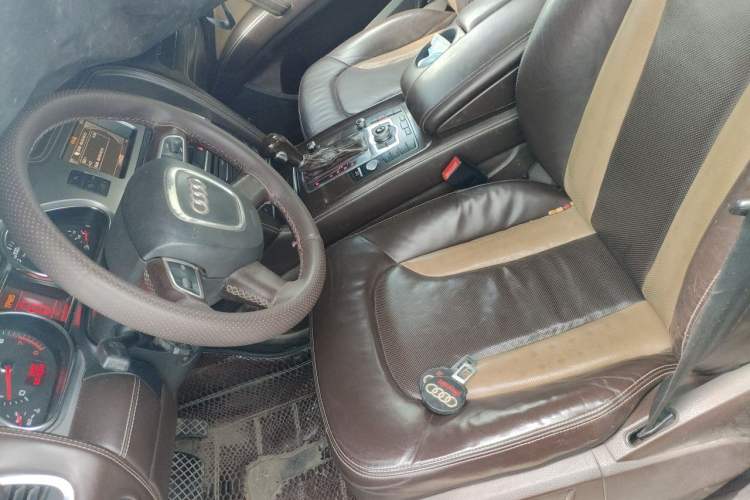 Used Audi Q7  Left Front Seat