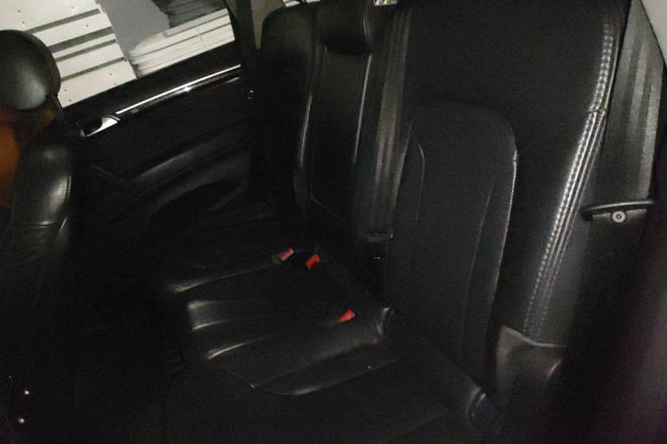 Used Audi Q7 2010 3.6 FSI quattro base version Left Rear Seat