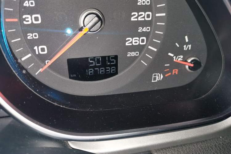 Used Audi Q7 2010 3.0 TDI quattro Prestige Edition Odometer Close Up