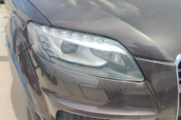 Used Audi Q7  Right Front Headlight