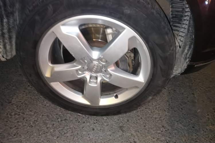 Used Audi Q7 2010 3.0 TDI quattro Prestige Edition Right Front Wheel Hub