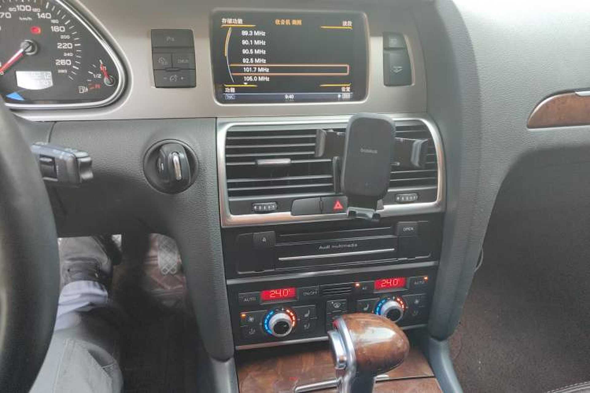 Used Audi Q7 2011 3.0 TFSI Technology Model (245kW) Audio And AC Panel