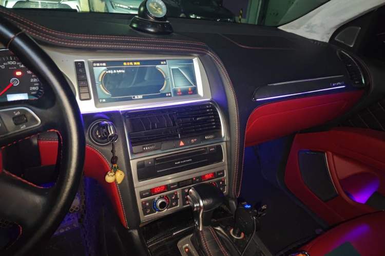 Used Audi Q7 2011 3.0 TFSI Ambition (200kW) Audio And AC Panel