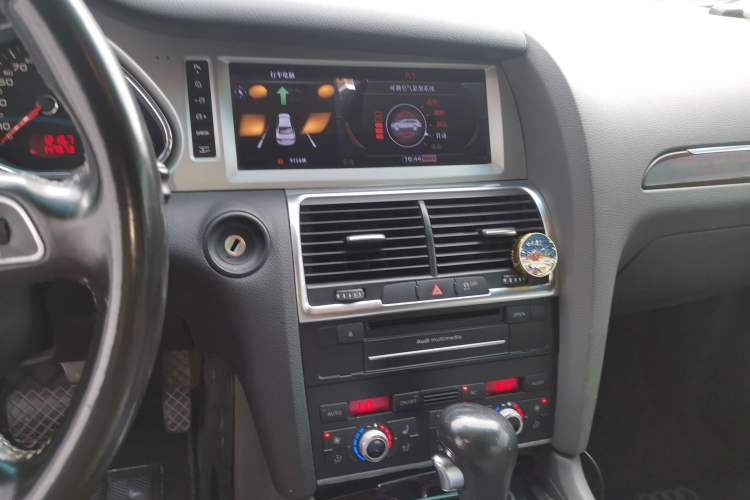 Used Audi Q7 2011 3.0 TFSI Comfort Model (245kW) Audio And AC Panel