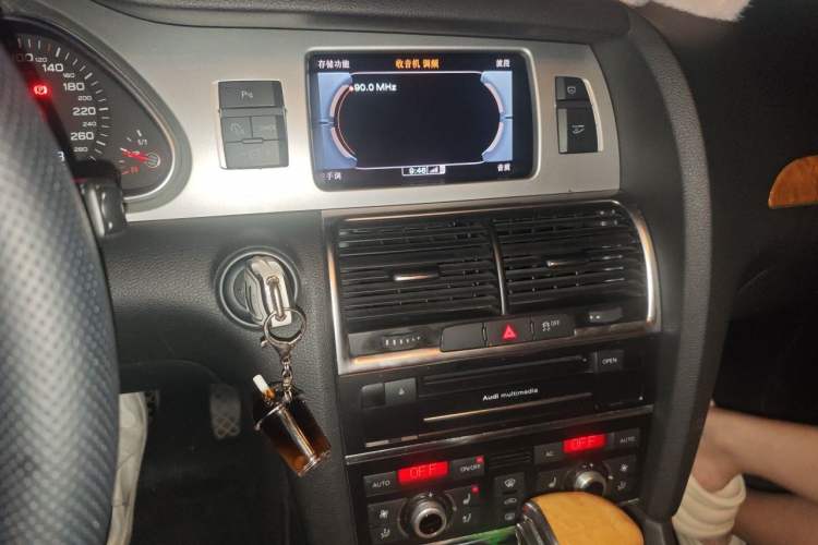 Used Audi Q7 2011 3.0 TFSI Comfort Model (245kW) Audio And AC Panel
