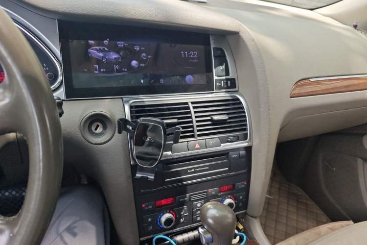 Used Audi Q7 2011 3.0 TFSI Technology (200kW) Audio And AC Panel