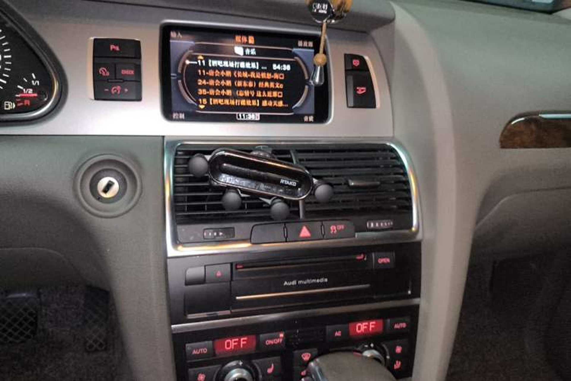 Used Audi Q7 2011 3.0 TFSI Technology (200kW) Audio And AC Panel