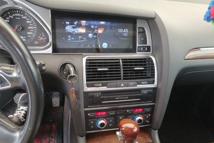 Used Audi Q7  Audio And AC Panel