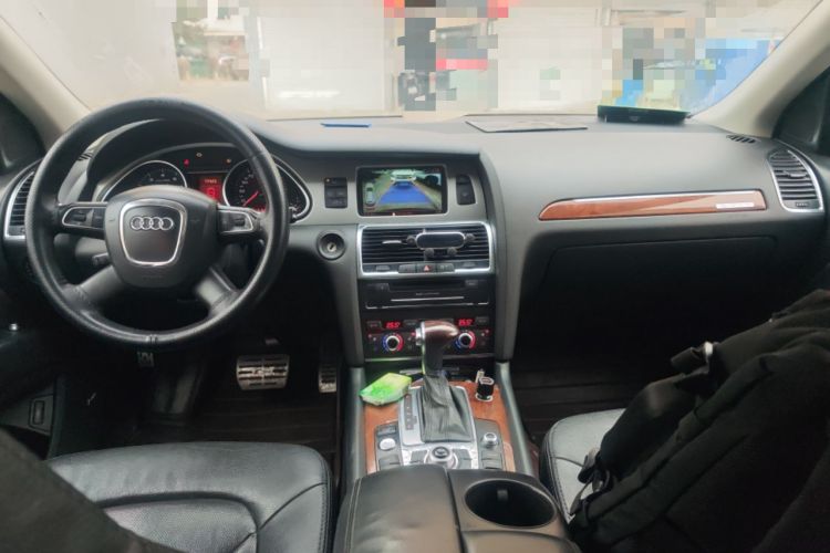 Used Audi Q7 2011 3.0 TFSI Ambition (200kW) Center Console