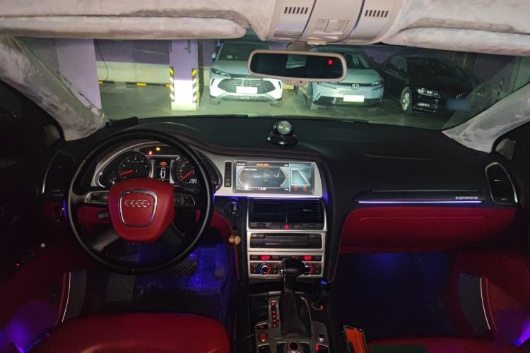 Used Audi Q7 2011 3.0 TFSI Ambition (200kW) Center Console