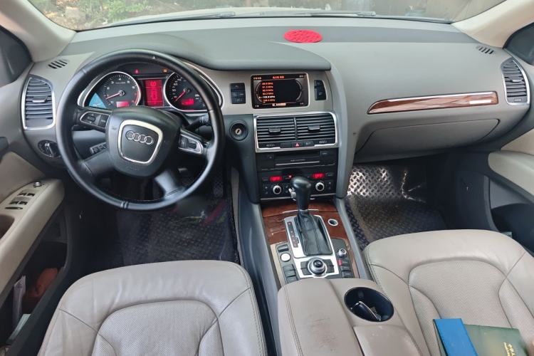 Used Audi Q7 2011 3.0 TFSI Technology Model (245kW) Center Console