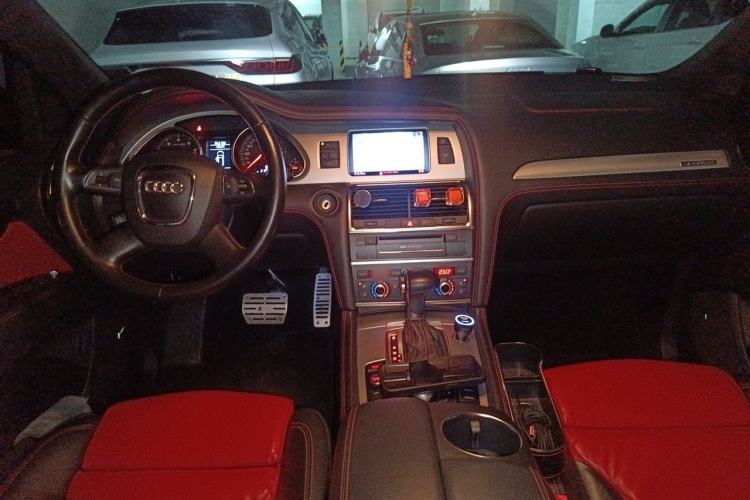 Used Audi Q7 2011 3.0 TFSI Exclusive (245kW) Center Console