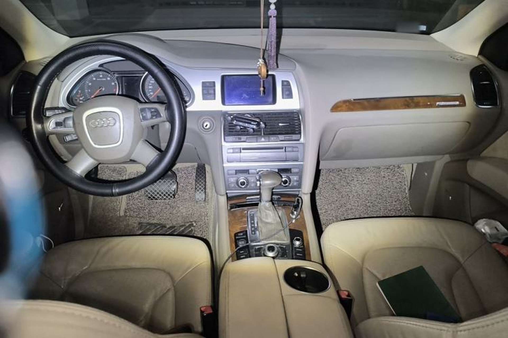 Used Audi Q7 2011 3.0 TFSI Technology (200kW) Center Console