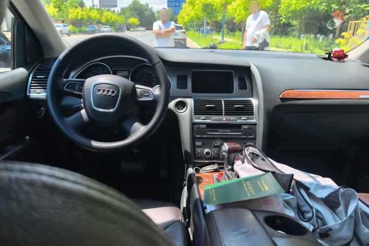 Used Audi Q7 2011 3.0 TFSI Technology (200kW) Center Console