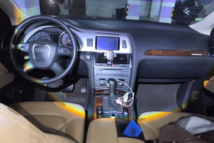 Used Audi Q7 2011 3.0 TFSI Technology Model (245kW) Center Console