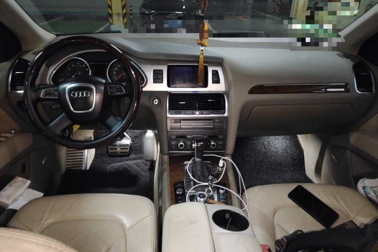 Used Audi Q7 2011 3.0 TFSI Technology (200kW) Center Console