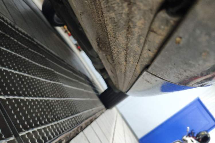 Used Audi Q7  Chassis Front Left
