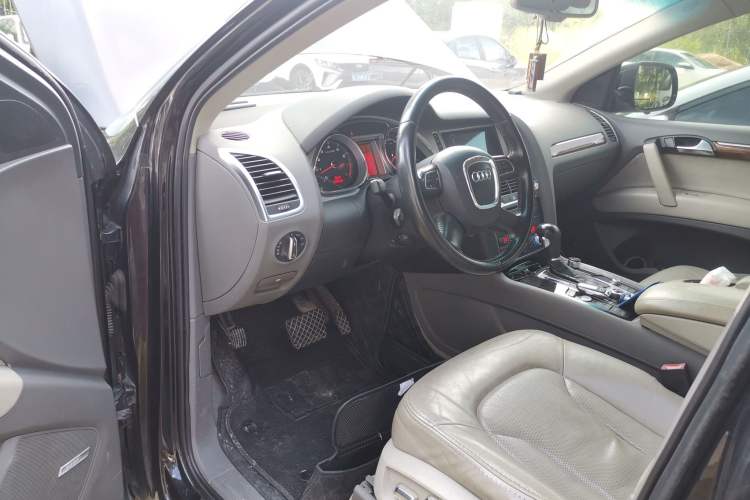 Used Audi Q7 2011 3.0 TFSI Comfort Model (245kW) Driver Seat