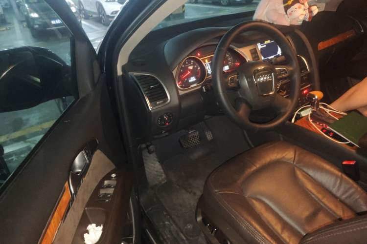 Used Audi Q7 2011 3.0 TFSI Comfort Model (245kW) Driver Seat
