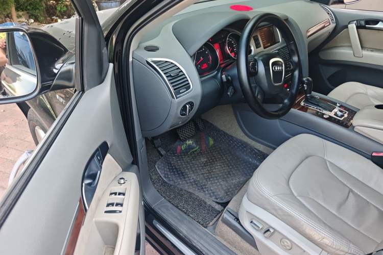 Used Audi Q7 2011 3.0 TFSI Technology Model (245kW) Driver Seat