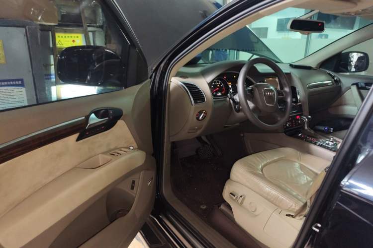 Used Audi Q7 2011 3.0 TFSI Technology (200kW) Driver Seat