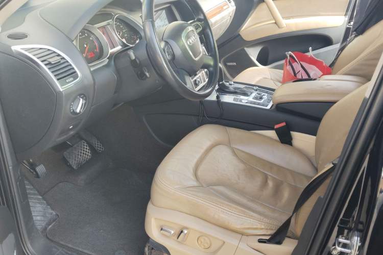 Used Audi Q7 2011 3.0 TFSI Technology Model (245kW) Driver Seat