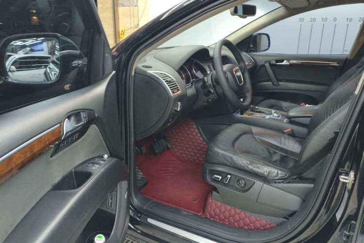 Used Audi Q7  Driver Seat