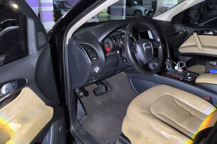Used Audi Q7 2011 3.0 TFSI Technology Model (245kW) Driver Seat
