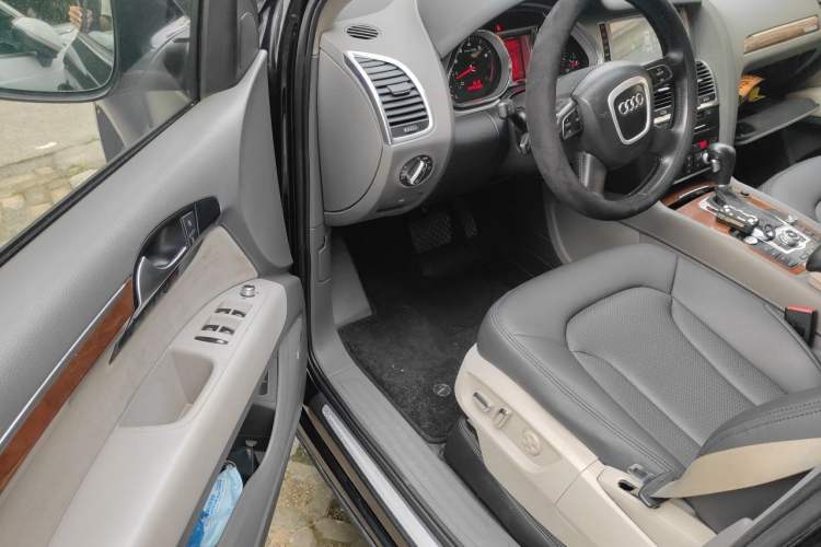 Used Audi Q7 2011 3.0 TFSI Technology Model (245kW) Driver Seat