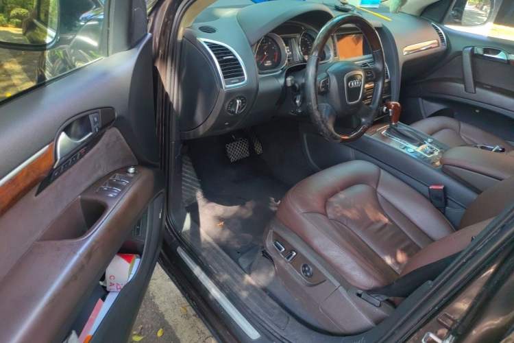 Used Audi Q7 2011 3.0 TFSI Comfort Model (245kW) Driver Seat