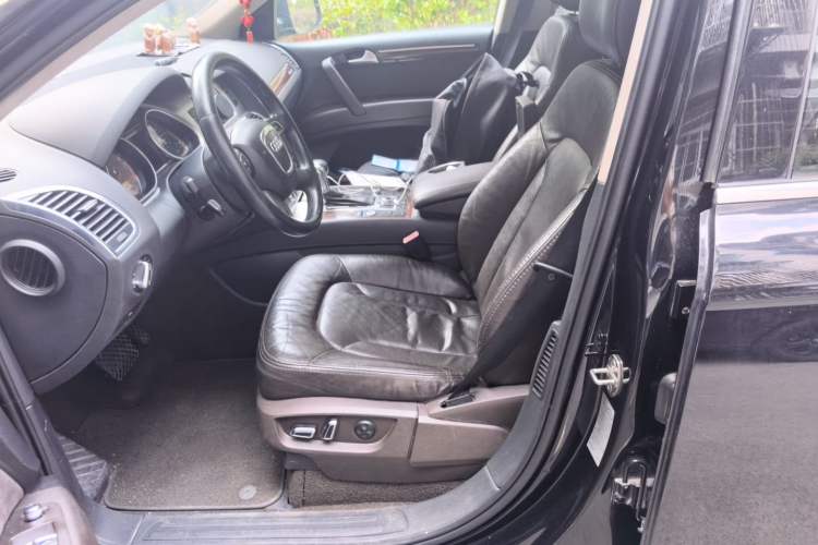 Used Audi Q7 2011 3.0 TFSI Ambition (200kW) Driver Seat