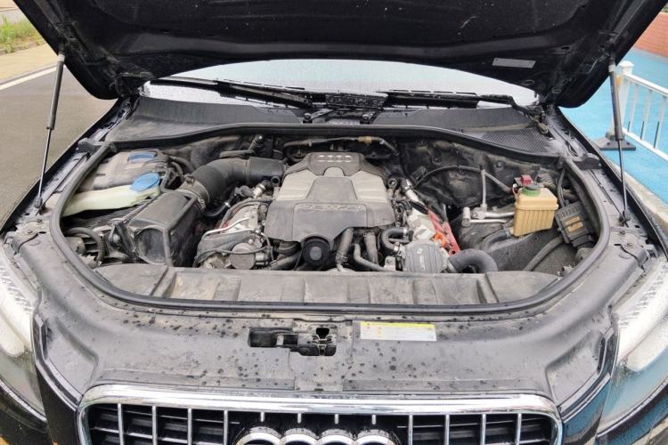 Used Audi Q7 2011 3.0 TFSI Ambition (200kW) Engine Bay