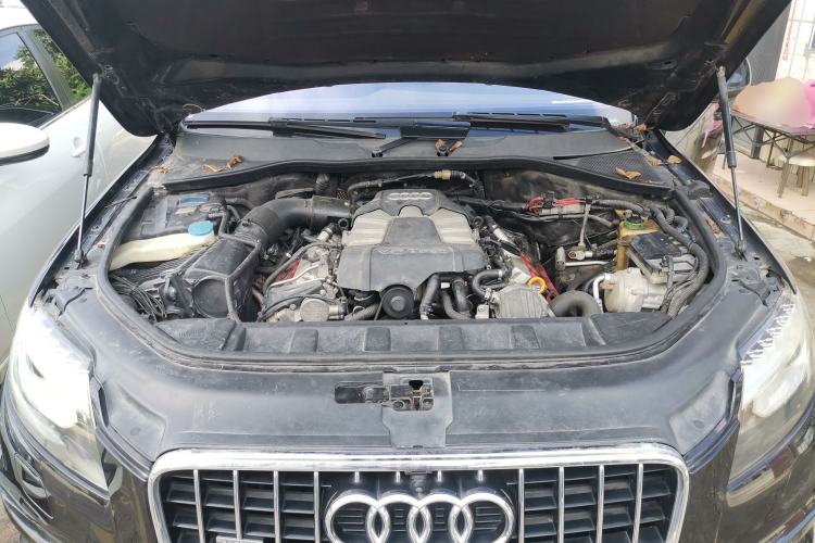 Used Audi Q7 2011 3.0 TFSI Comfort Model (245kW) Engine Bay