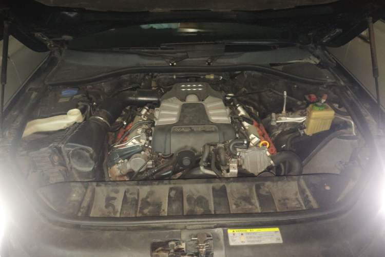 Used Audi Q7 2011 3.0 TFSI Comfort Model (245kW) Engine Bay
