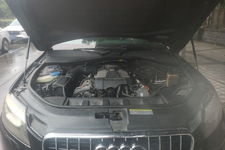 Used Audi Q7 2011 3.0 TFSI Comfort (200kW) Engine Bay
