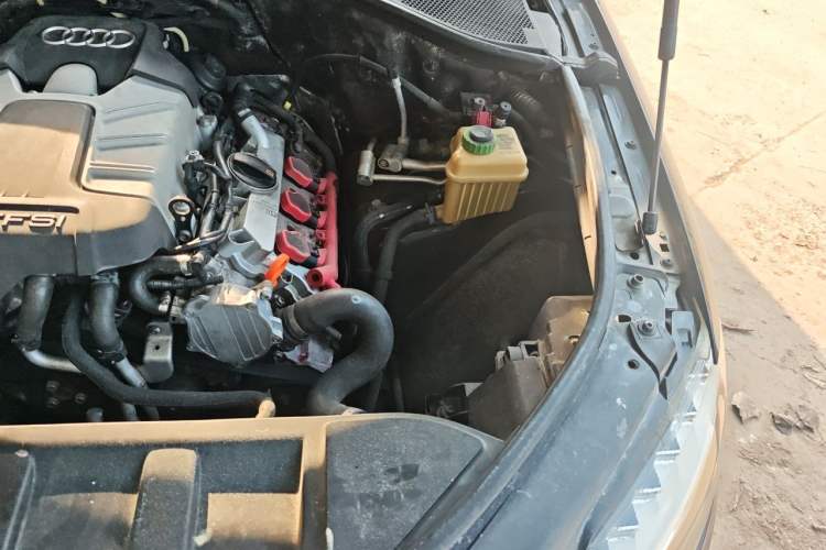 Used Audi Q7 2011 3.0 TFSI Technology Model (245kW) Engine Bay Left