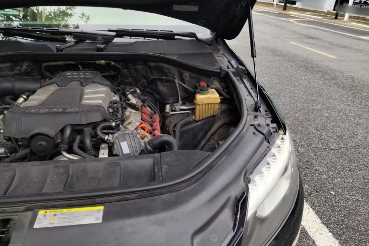 Used Audi Q7 2011 3.0 TFSI Technology Model (245kW) Engine Bay Left