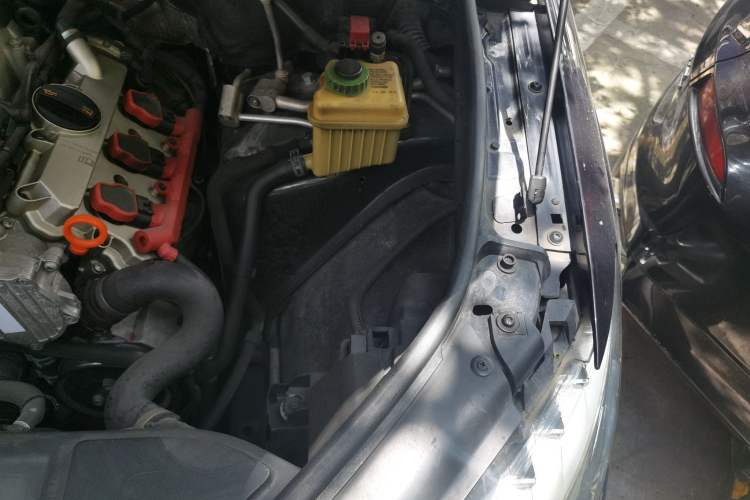 Used Audi Q7 2011 3.0 TFSI Ambition (200kW) Engine Bay Left
