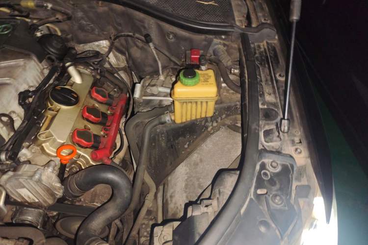Used Audi Q7  Engine Bay Left