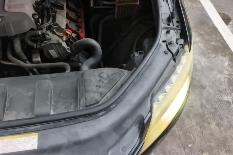 Used Audi Q7 2011 3.0 TFSI Comfort (200kW) Engine Bay Left
