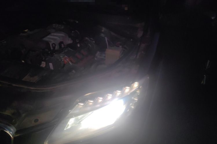 Used Audi Q7 2011 3.0 TFSI Comfort (200kW) Engine Bay Left