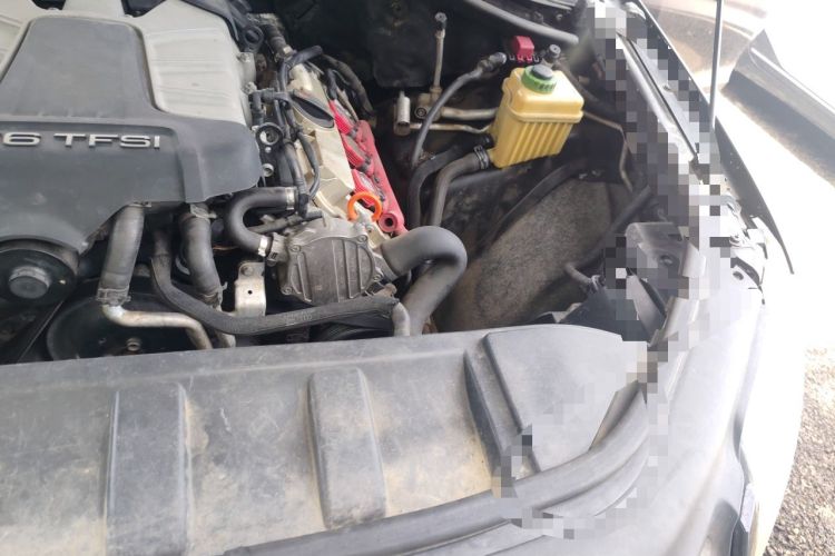 Used Audi Q7 2011 3.0 TFSI Ambition (200kW) Engine Bay Left